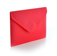 Папка Плик Пластмасова А7 -8.5 x 12 cm. ,червена